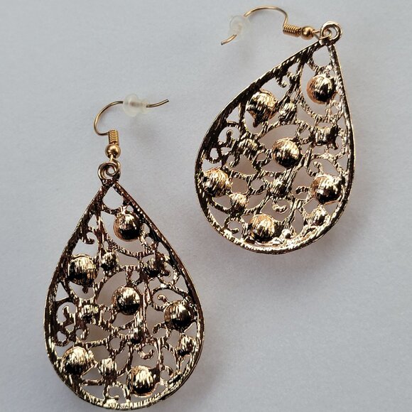 Elegant Gold and Pearl Teardrop Earrings - Picture 6 of 10